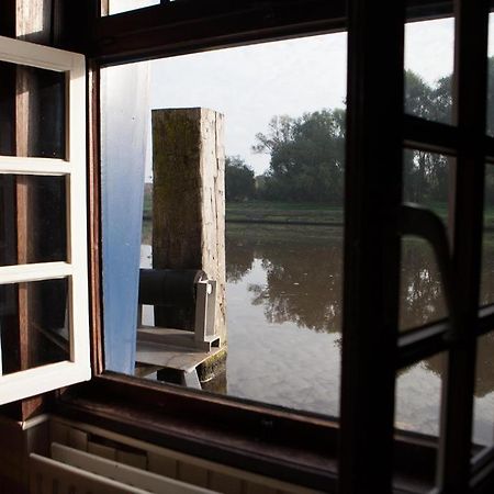 ברוז' Boat Hotel De Barge מראה חיצוני תמונה