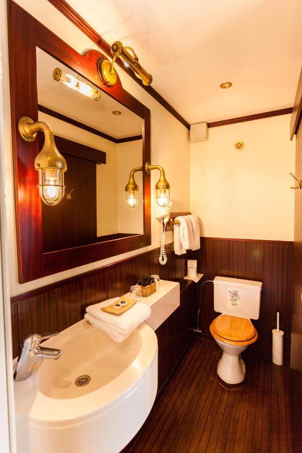 ברוז' Boat Hotel De Barge מראה חיצוני תמונה
