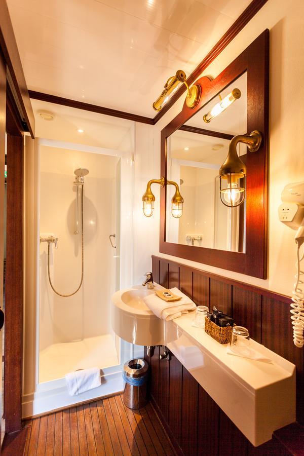 ברוז' Boat Hotel De Barge מראה חיצוני תמונה