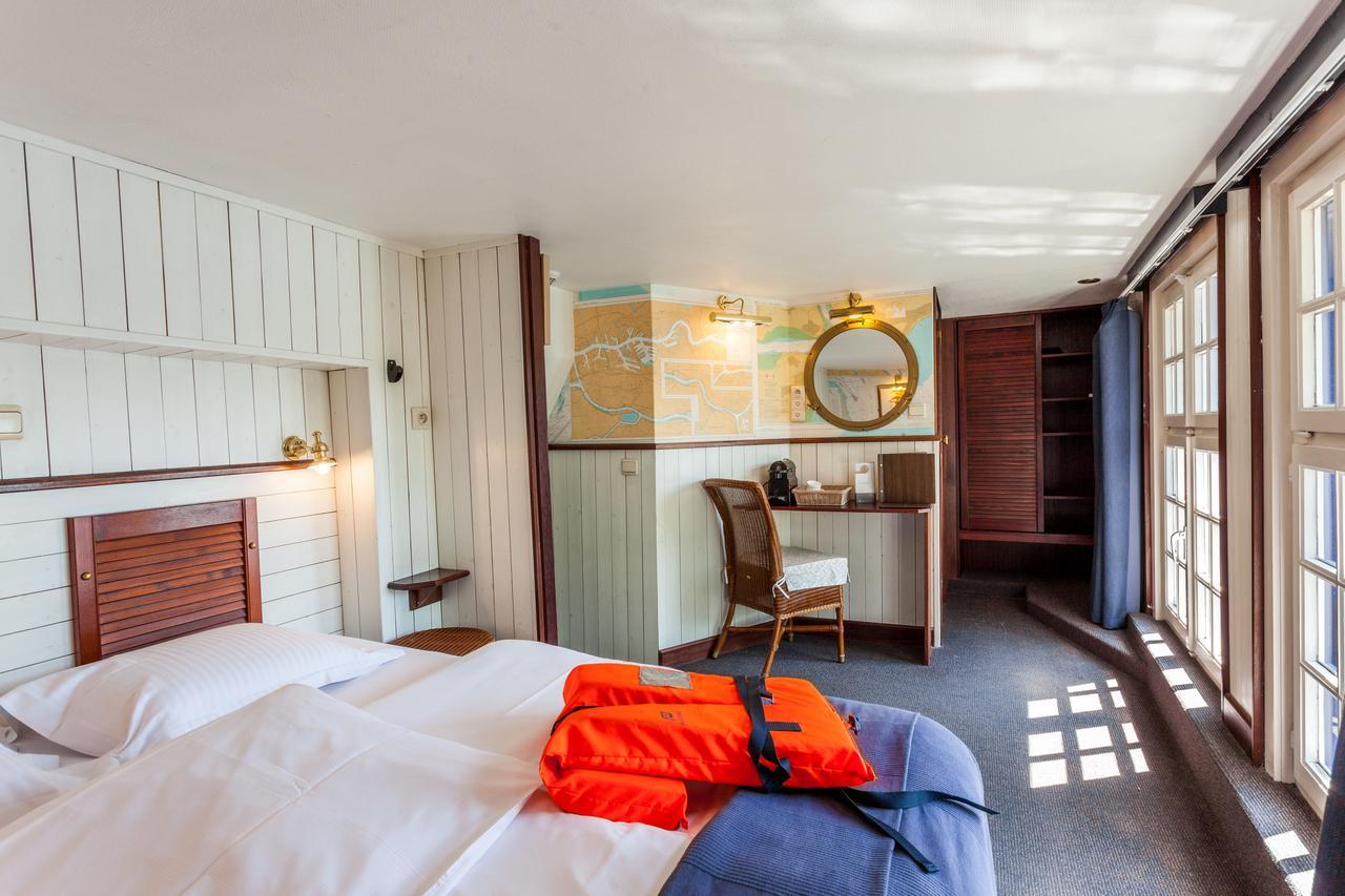 ברוז' Boat Hotel De Barge מראה חיצוני תמונה