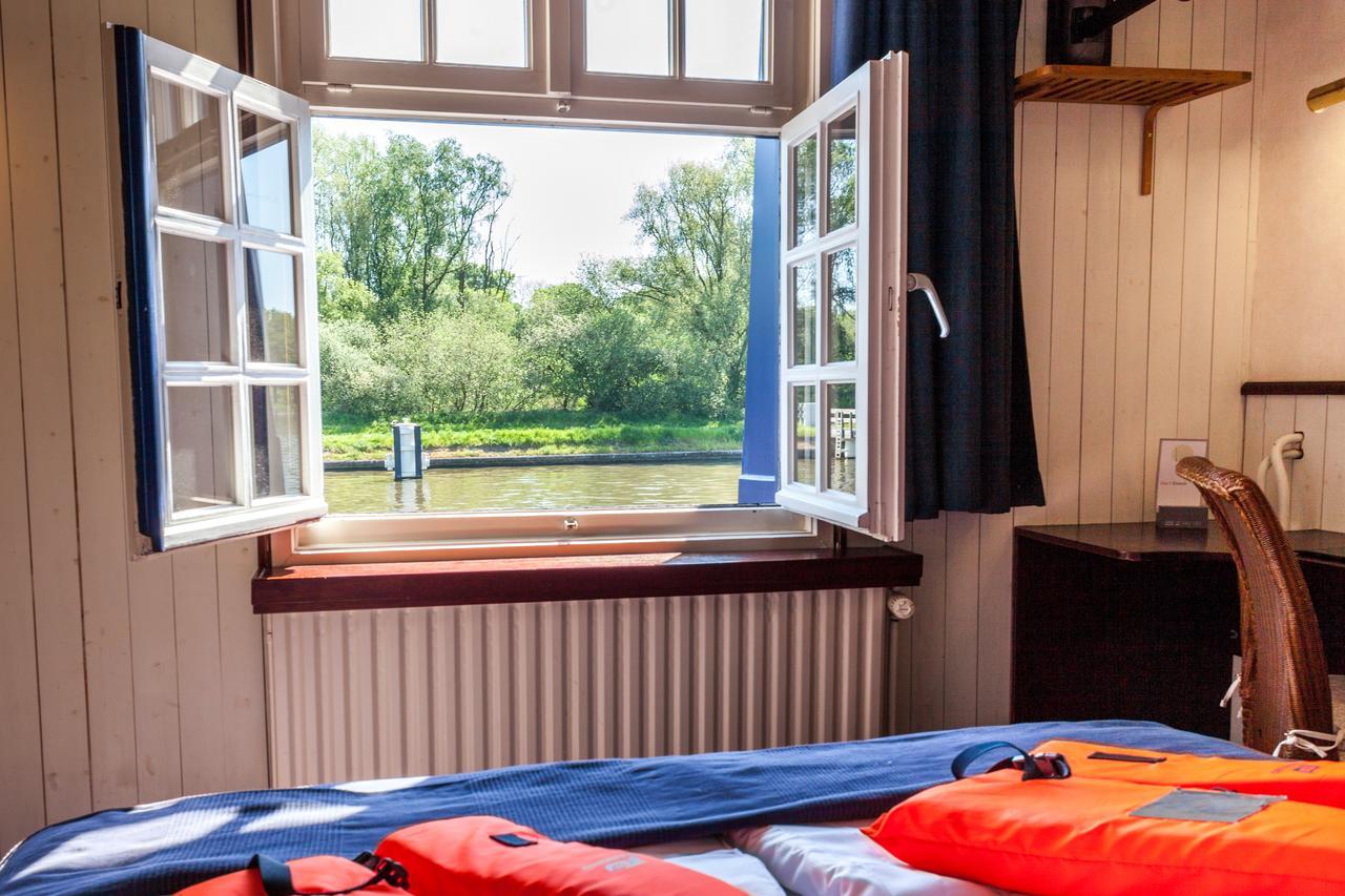 ברוז' Boat Hotel De Barge מראה חיצוני תמונה